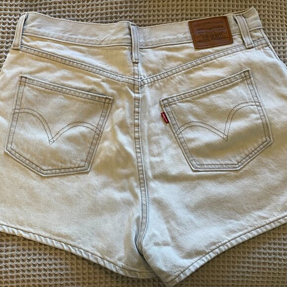 Levi's Wide Leg Mid Length Womens Shorts W31, Medium Wash - Picture 4 of 6